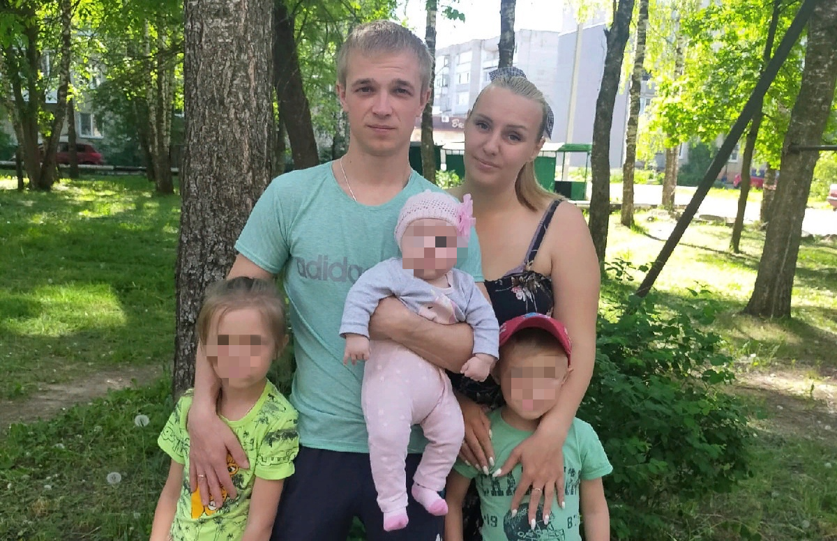 «Деньги никто не вернет»: многодетная семья из Ярославля получила участок с частью завода