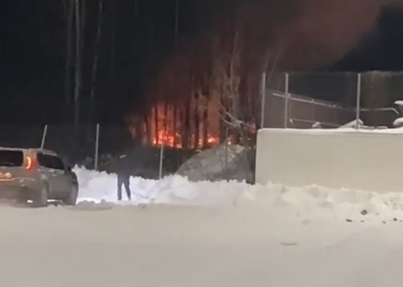 «Обгорел, но шевелился»: при пожаре в Заволжском районе пострадал мужчина