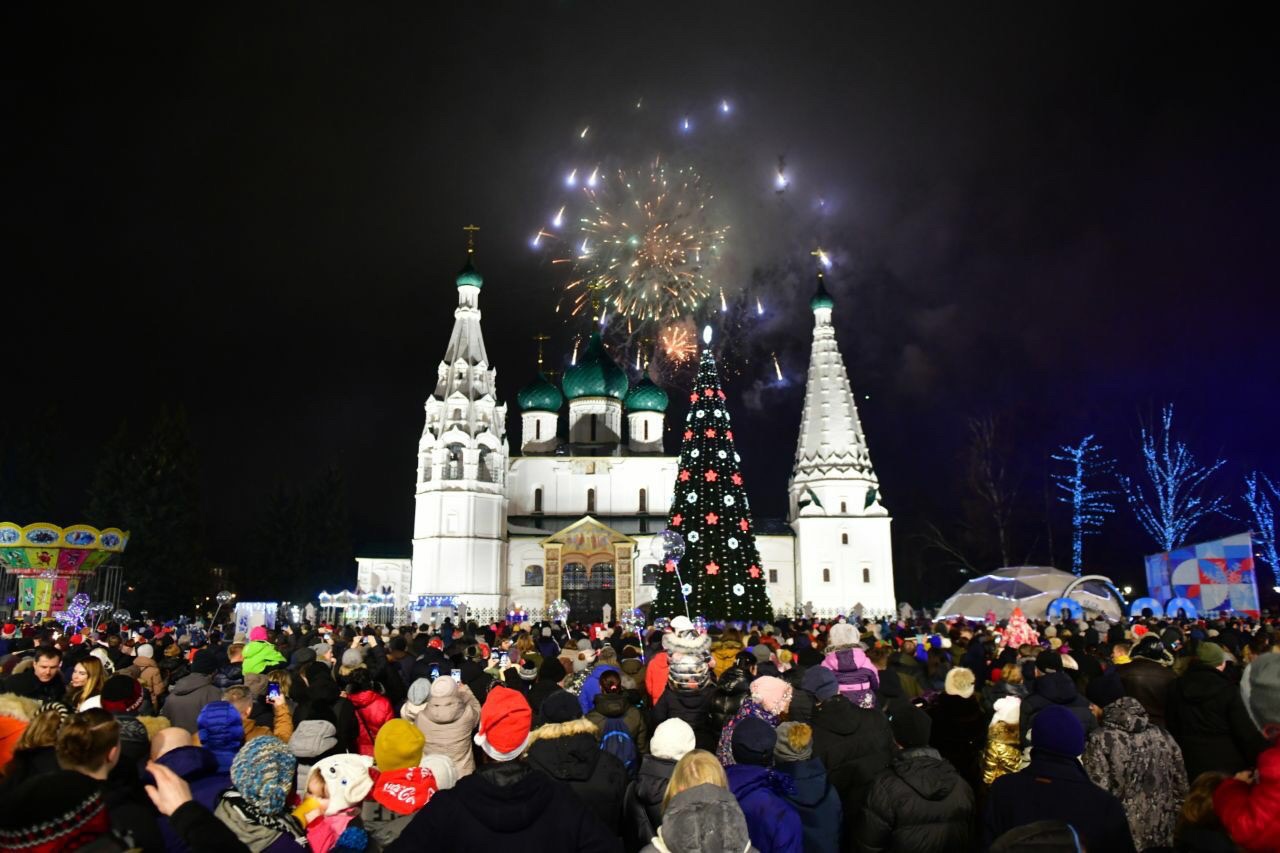 Где в Ярославле в новогодние праздники можно запустить фейерверк