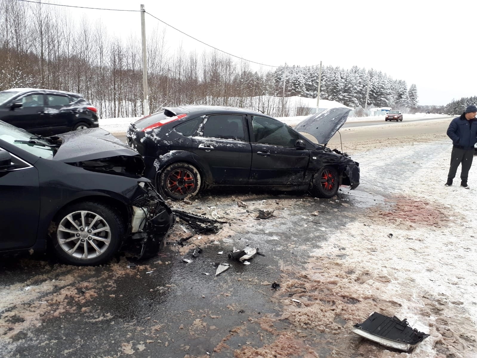  Части авто разметало по трассе: в Ярославле ищут свидетелей ДТП