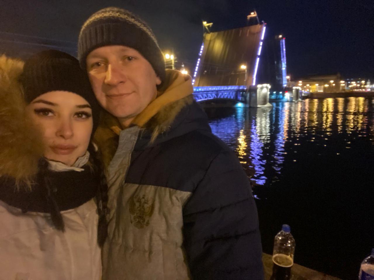 "Горжусь женой": отчаявшегося ярославца с моста сняла полицейская семья