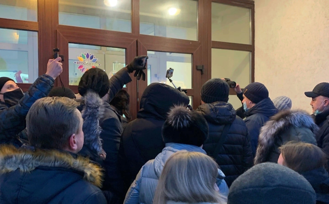 Ярославцев не пускают на публичные слушания по смене системы выборов