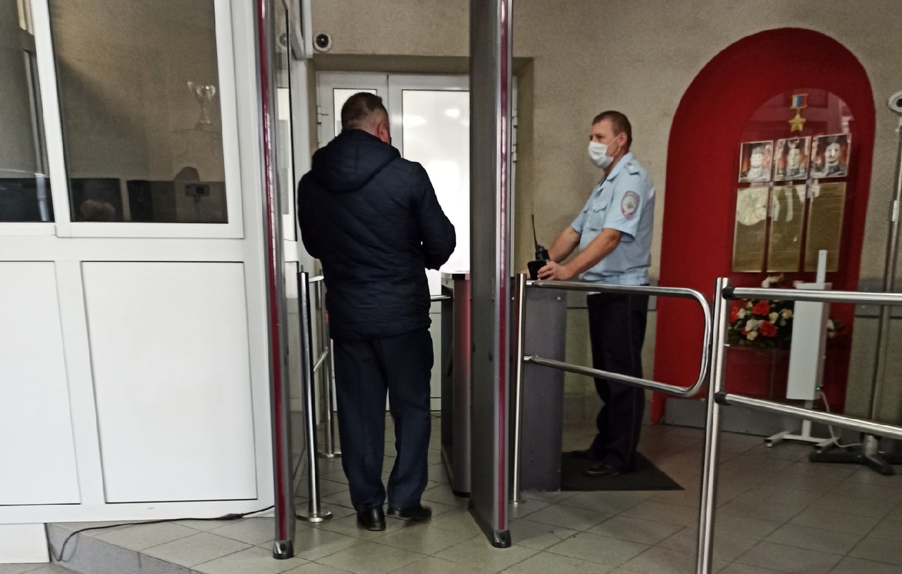 В Рыбинске преступник зажал полицейского в авто и протащил по асфальту