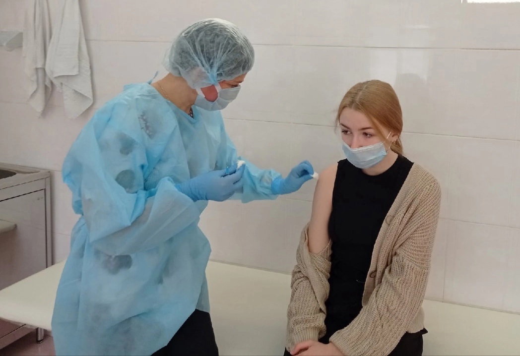 "Ковид поражает грудничков": репортаж с детской вакцинации в Ярославле