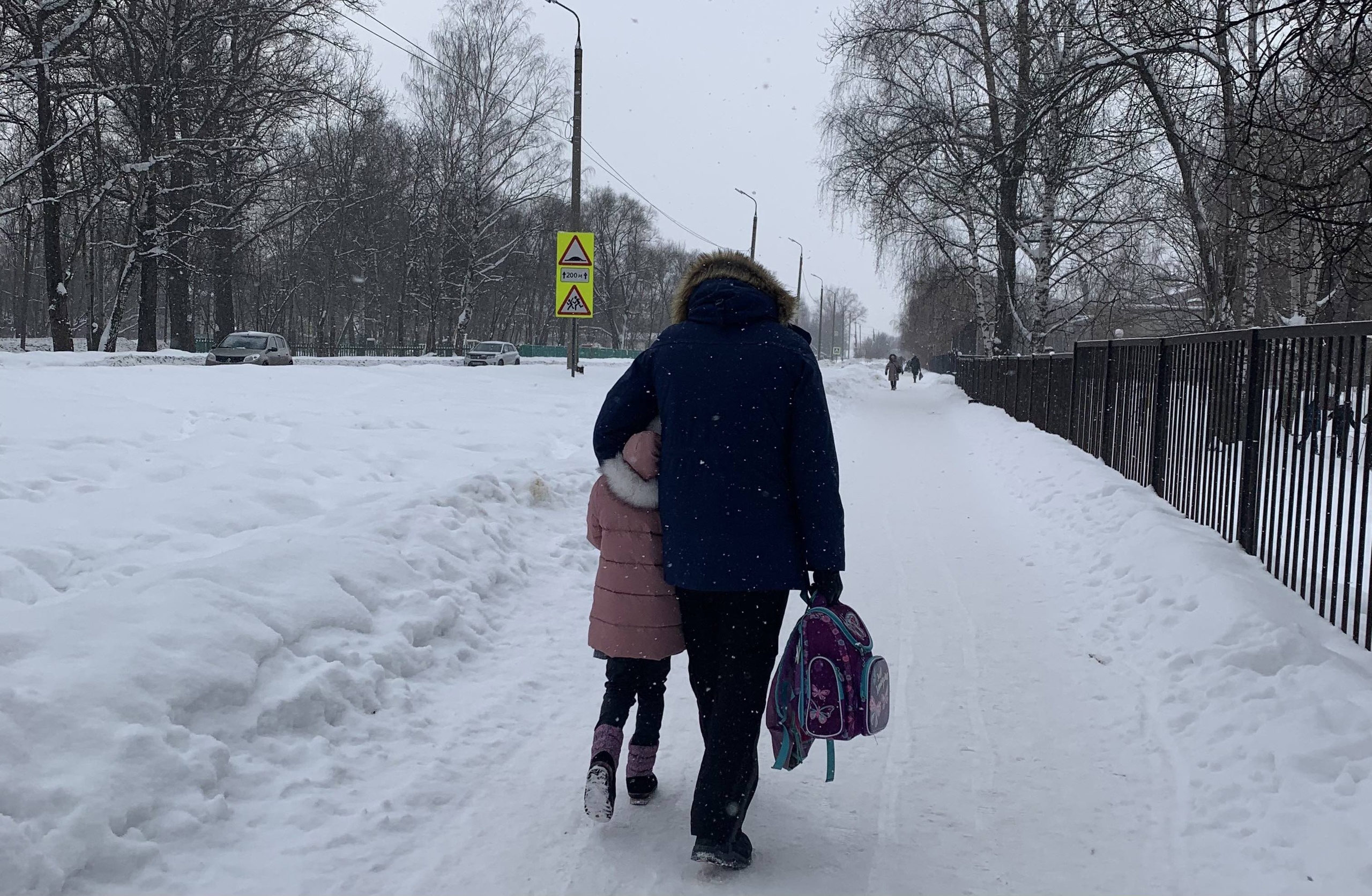 В Ярославле девочка с ковидом час простояла на улице в очереди к врачу