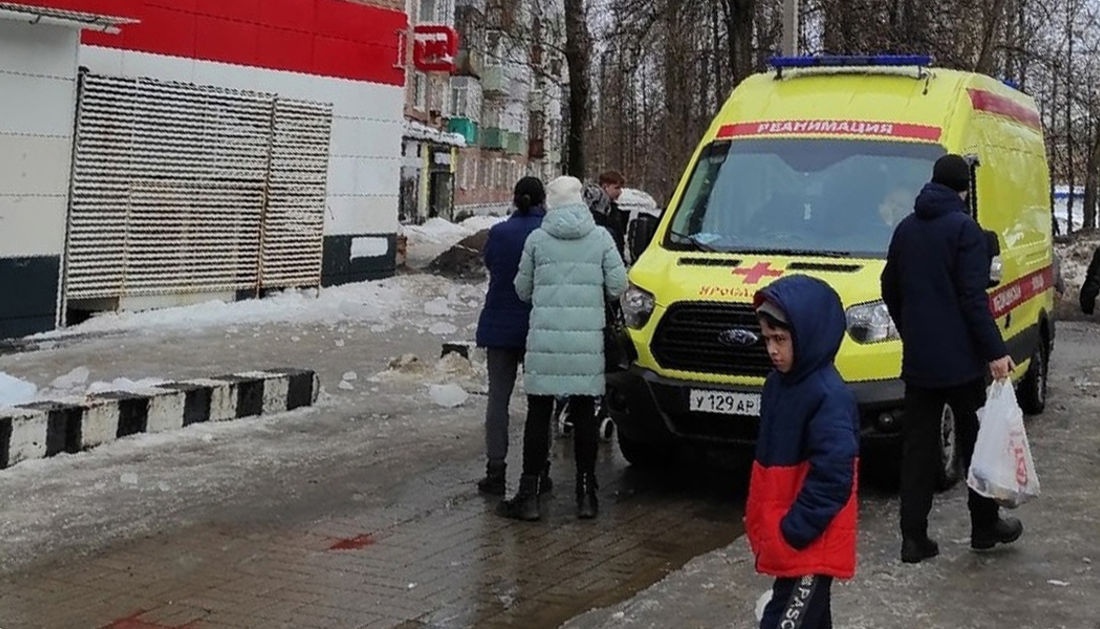 У пострадавшей от схода льда в Ярославле девочки двойной перелом ноги