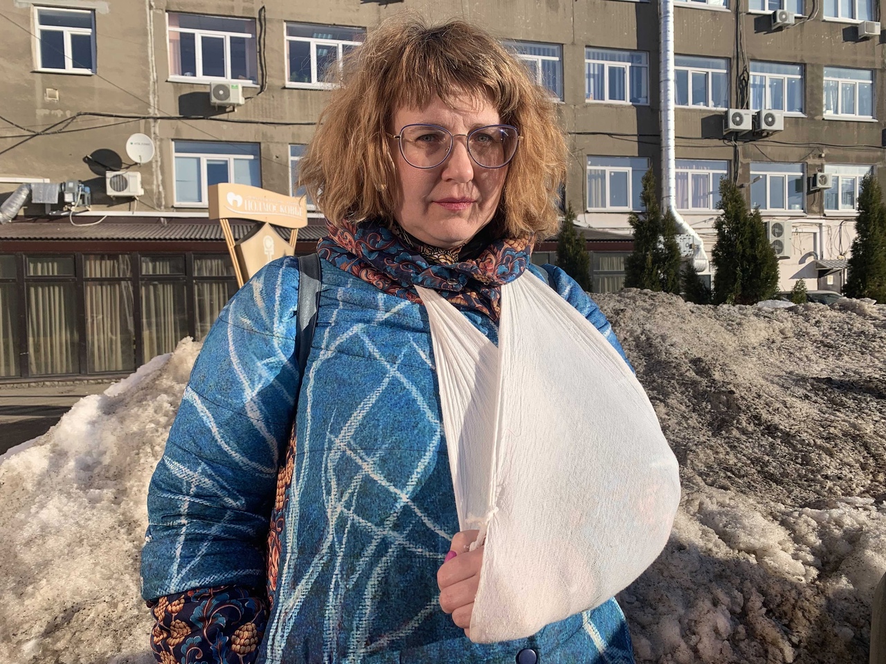 «Мы вам не уборщицы»: сломавшая в центре занятости руку ярославна подала в суд