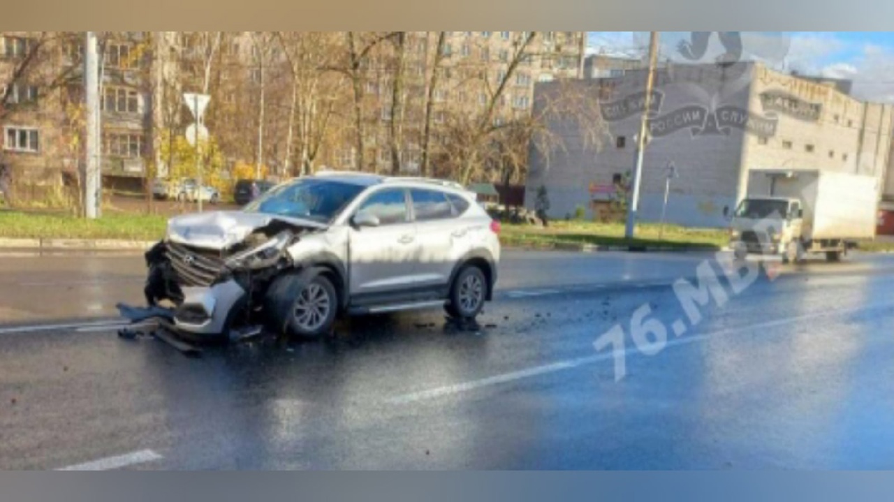 От боли стонали: в ДТП в Ярославле пострадали два мужчины