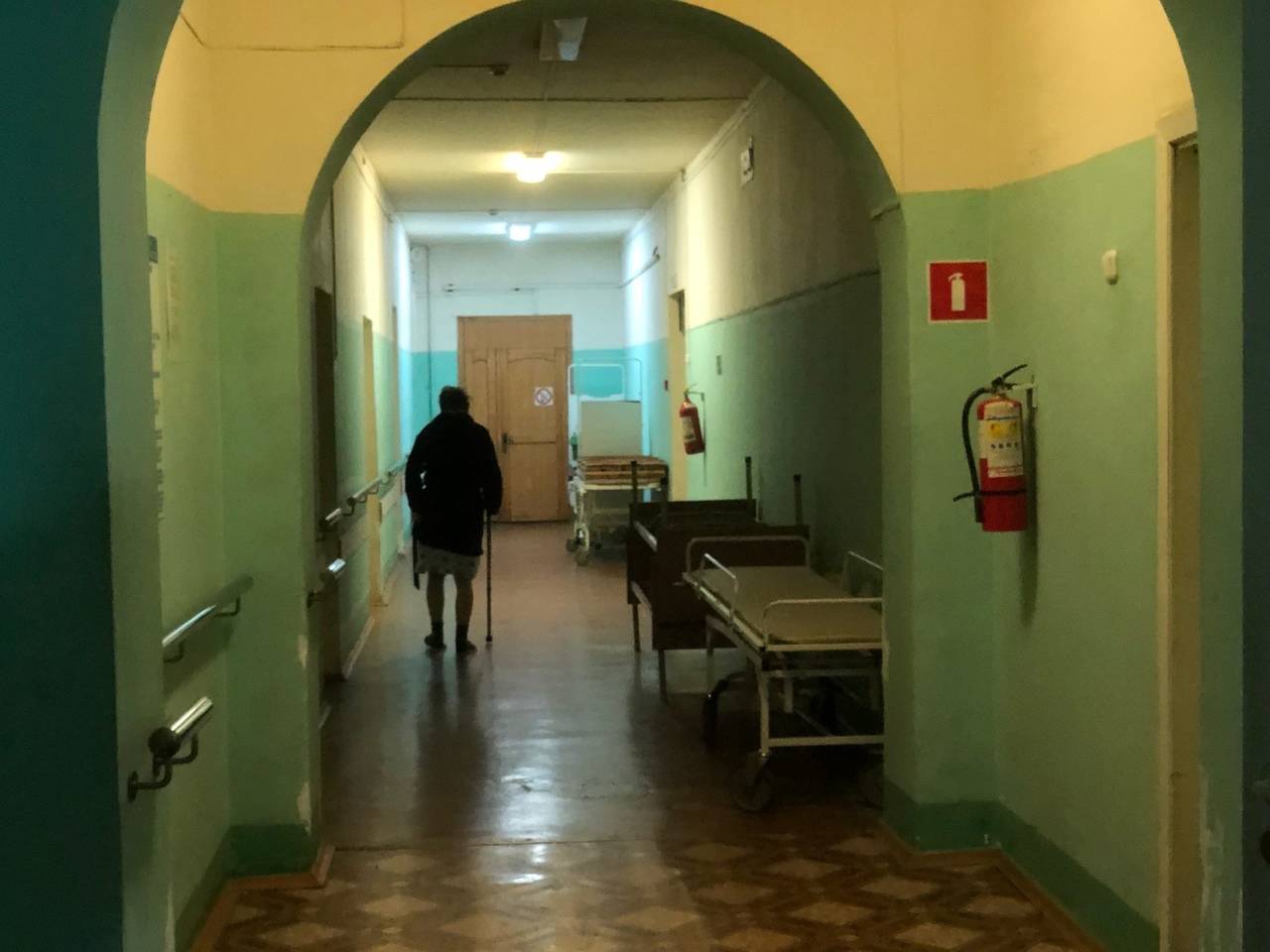 «Больные лежат в ледяных палатах»: о плохих условиях кричат пациенты больницы Рыбинска