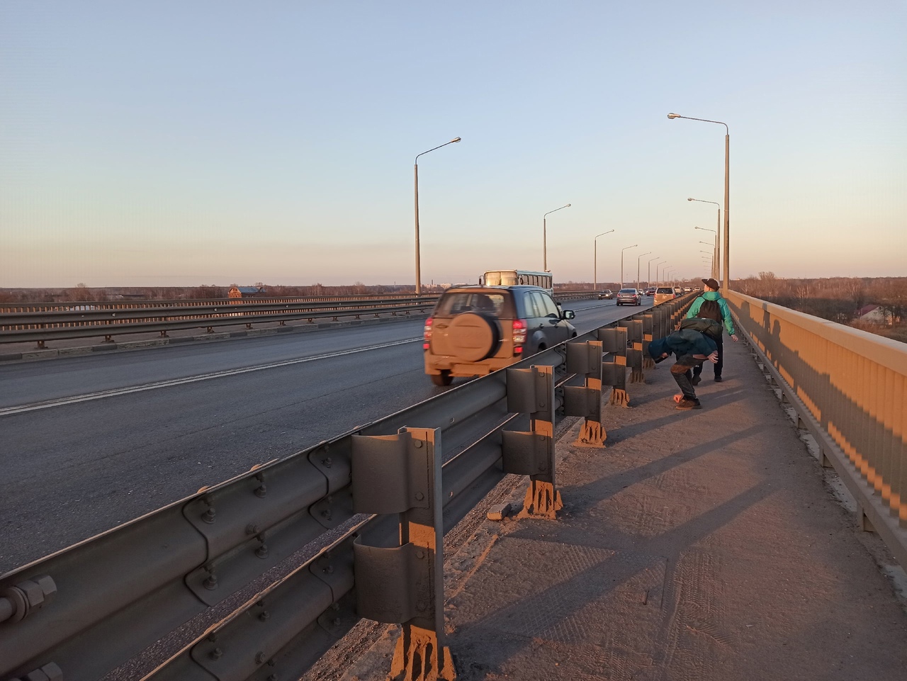 «Дефекты и повреждения»: как жители Заволги проведут зиму без отремонтированного моста