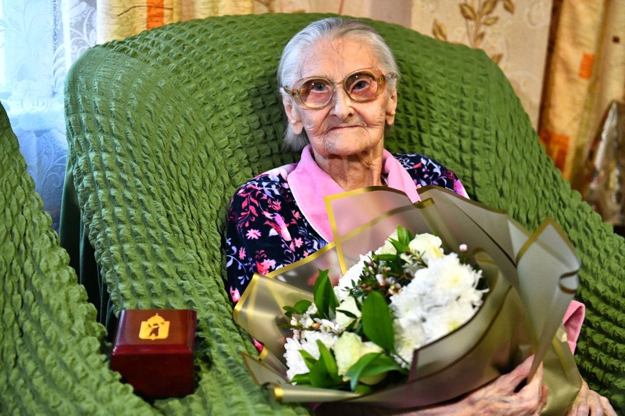 Бабушка 100 лет