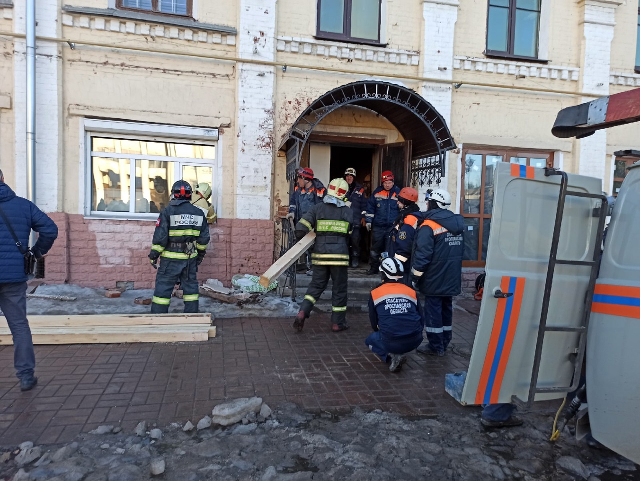 Родственникам погибшего под завалами дома в Ярославле заплатят 500 тысяч рублей