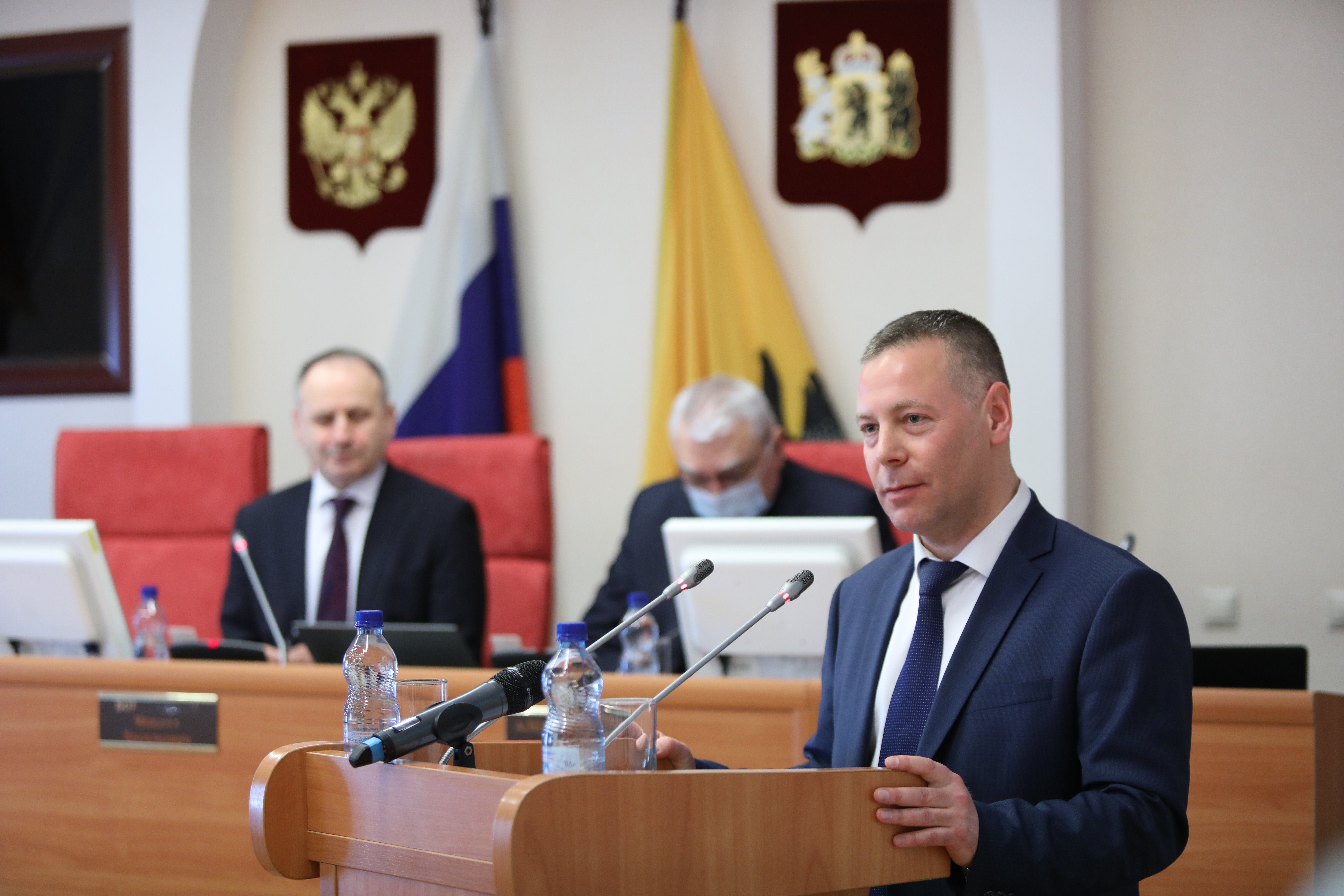 Михаил Евраев отчитался о работе Правительства региона перед депутатами 