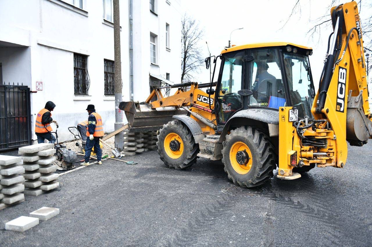 Ремонт одной из центральных улиц Ярославля закончат до 9 мая