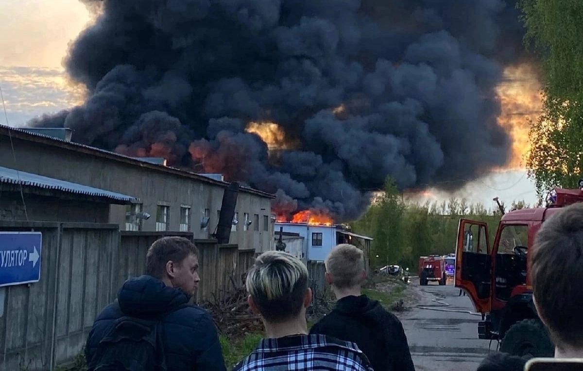 В Ярославле после масштабного пожара проверили воздух на аммиак
