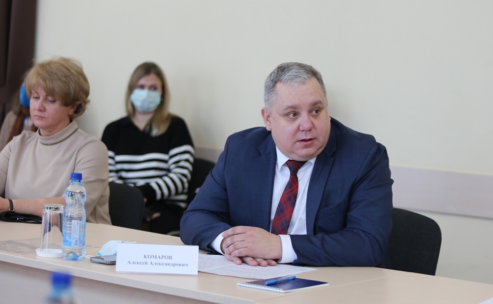 Михаил Евраев поблагодарил за работу экс-главу Гаврилов-Ямского района Алексея Комарова