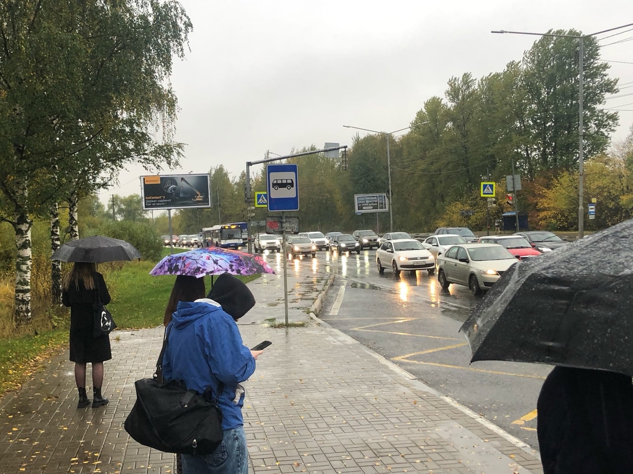 Синоптики обещают. Затопление города. Погодные условия осенью. Машина в дождливую погоду. Дождь в октябре был или нет.