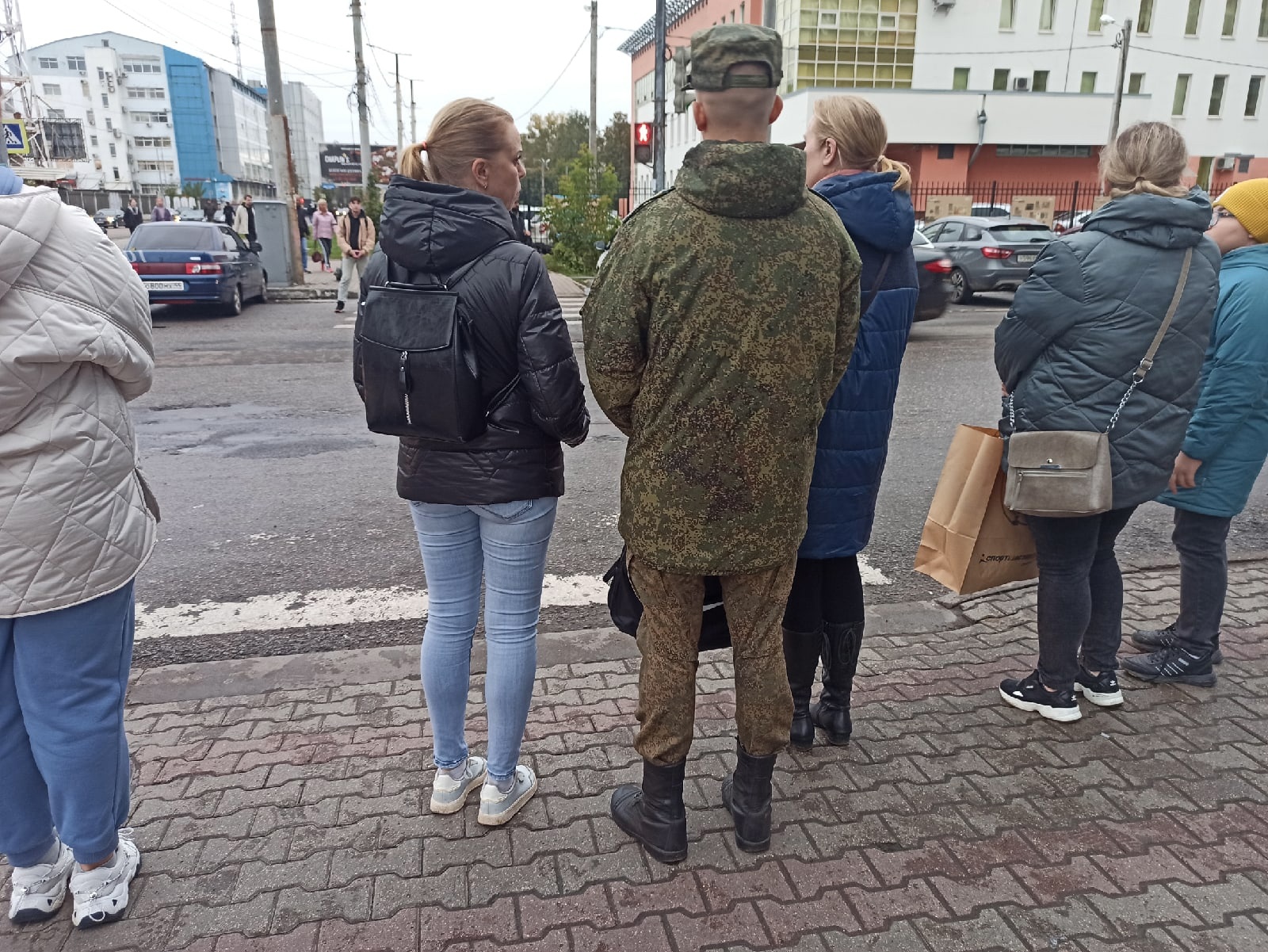 Первых 400 мобилизованных привезли в Ярославское ракетное училище для военной подготовки