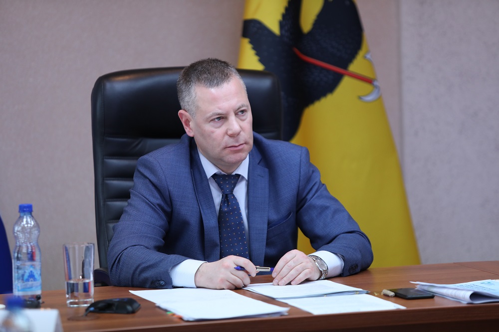 Губернатор Михаил Евраев назначил новых управленцев в Правительстве области