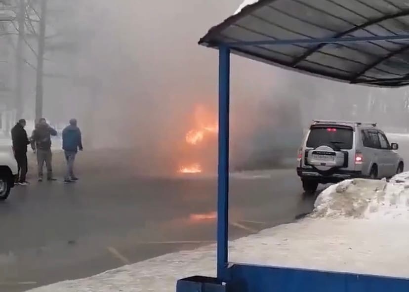 Накануне подорожания проезда в Ярославле на ходу вспыхнул пассажирский автобус