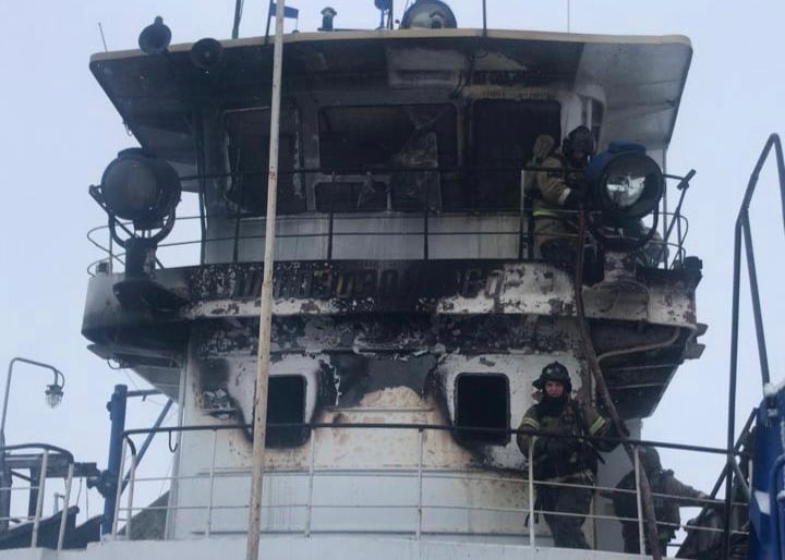 В Рыбинске на корабле вспыхнула каюта капитана 