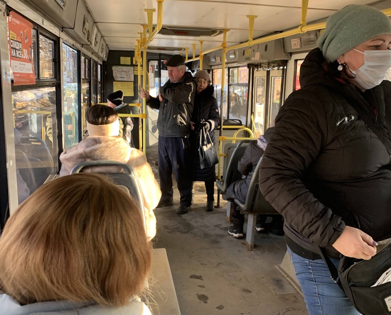 В Ярославле кондуктор выгнала ребенка из троллейбуса за отказ платить наличными