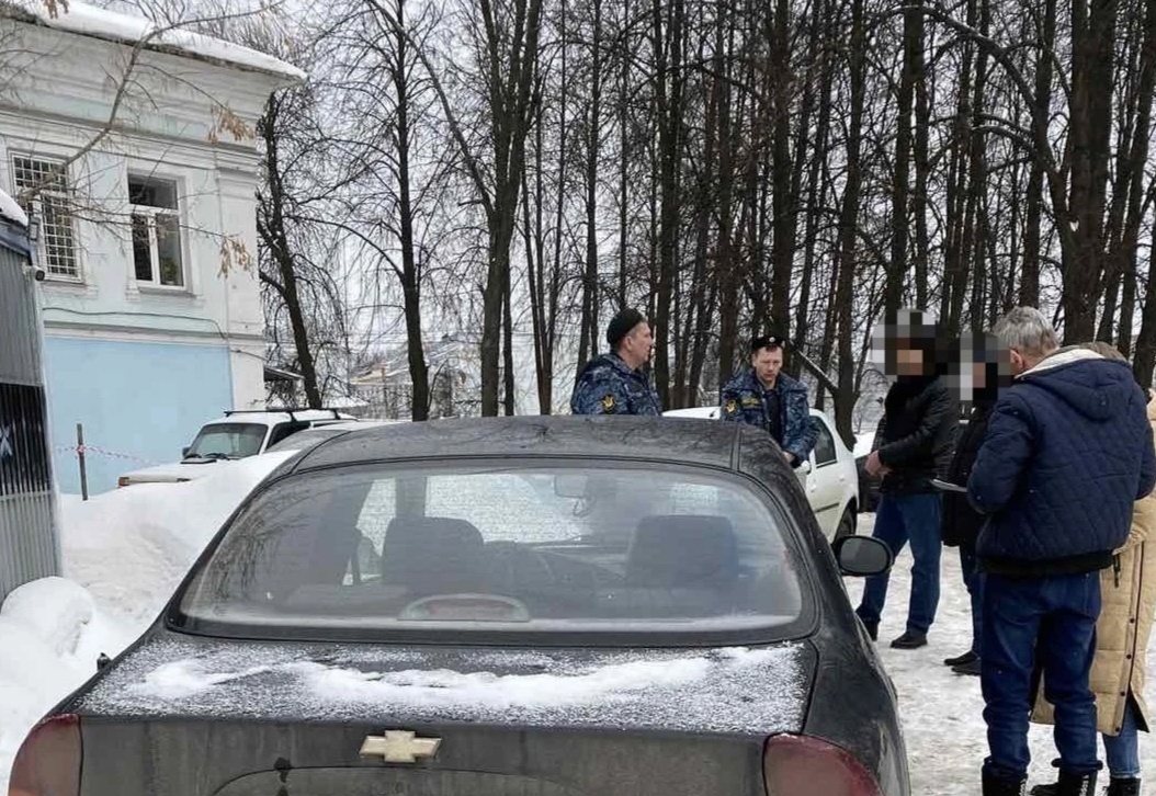В Ярославле у уголовника "отжали" машину