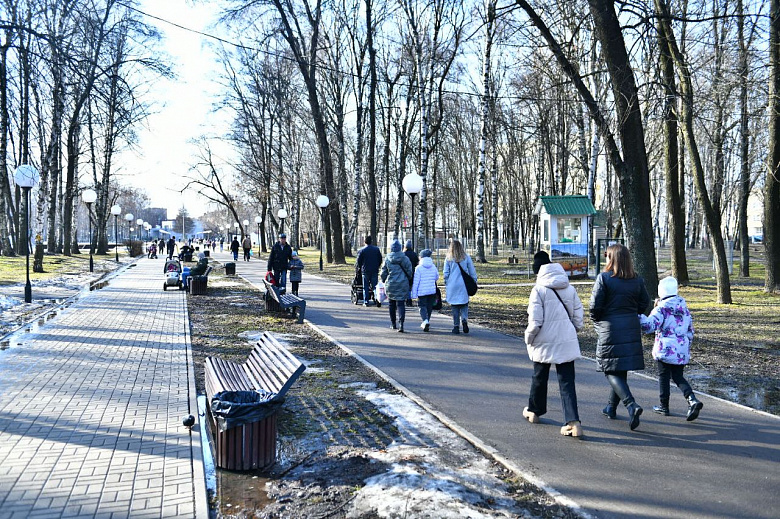 : в Ярославле в очередной раз начали ремонтировать Юбилейный парк