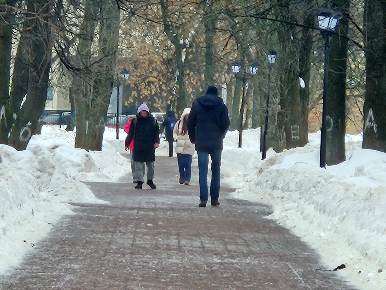«Если задеть родинку, будет ли рак»: ответ онколога