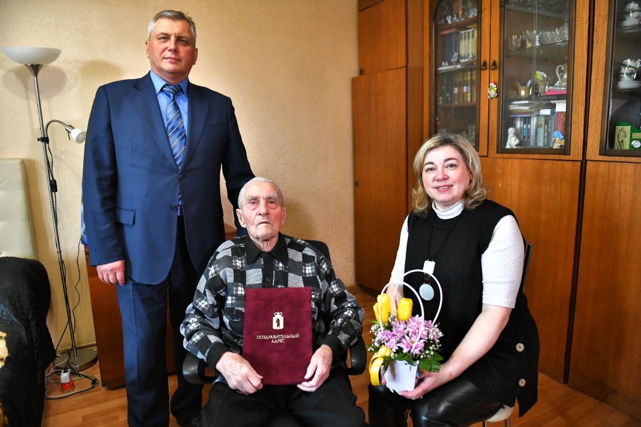Пожарному из Ярославля исполнилось 100 лет