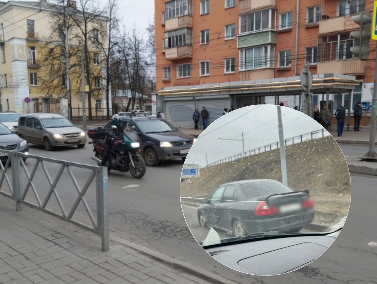"Вместо минуты едем 15!: ярославцы жалуются на стоящую неделю на дороге машину на Проспекте Октября