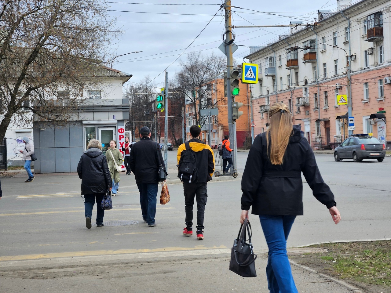 "Остались без воды на выходные": ярославцы жалуются на последствия аварии в Заволжском районе