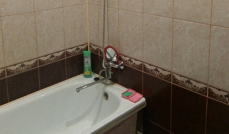 "Там снова валяется твое мокрое полотенце": эти привычки в ванной расскажут о низком IQ человека