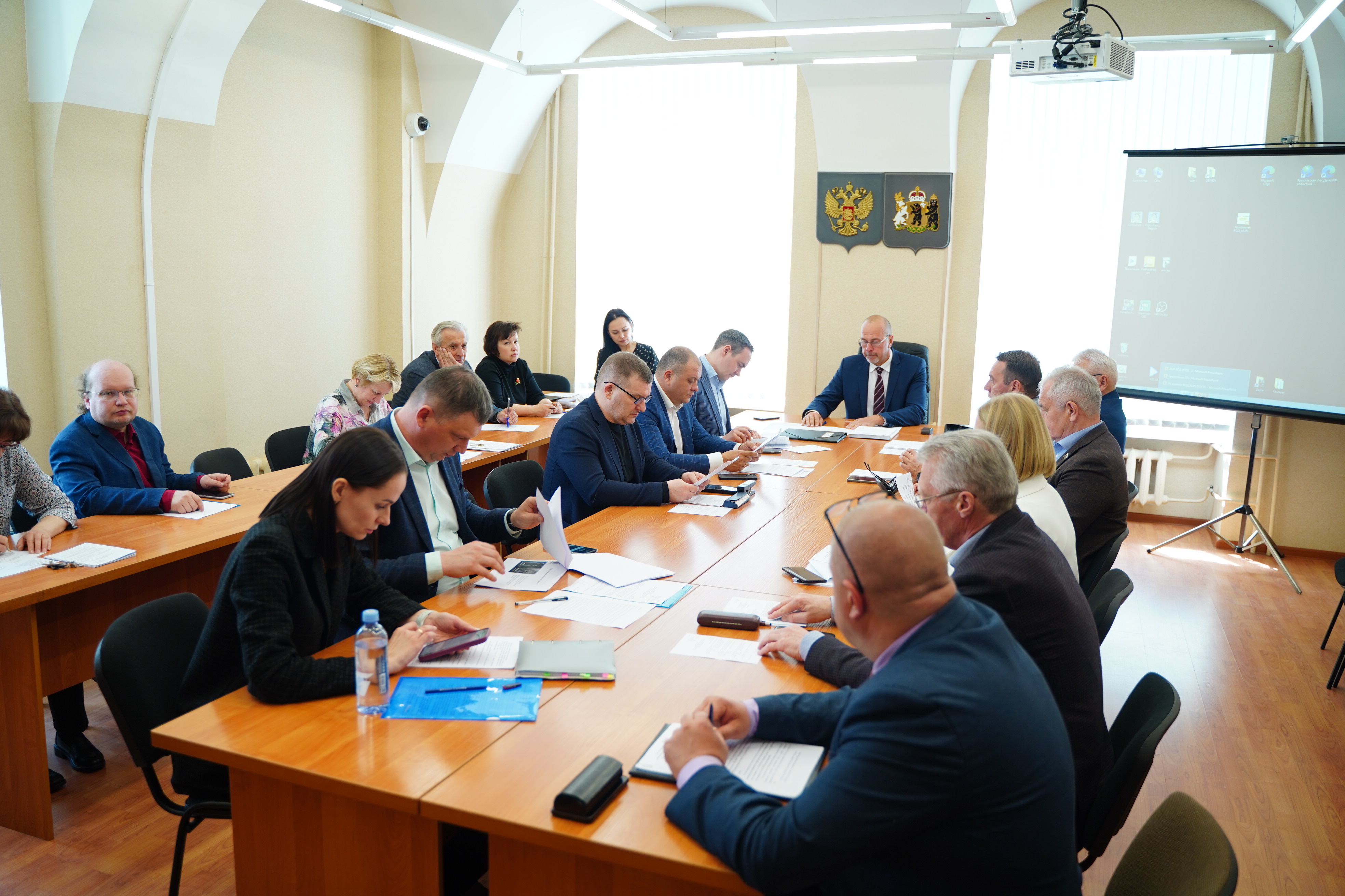 Боровицкий: Депутаты смогут поощрять помощников, работающих с избирателями в отдаленных территориях 
