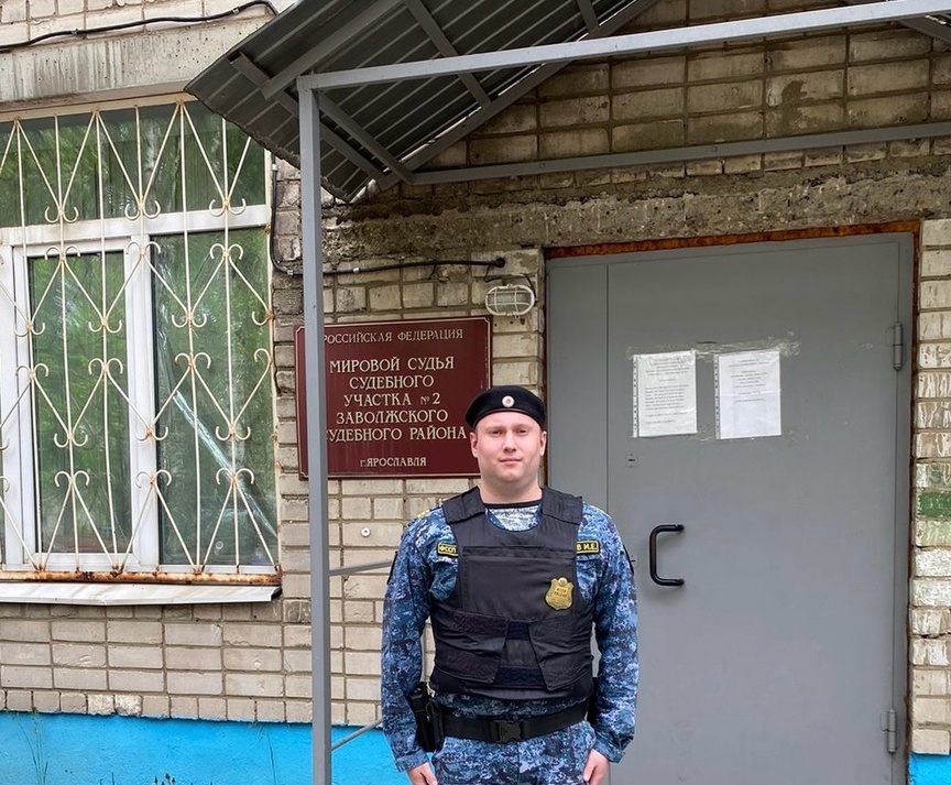 В Ярославле рядом с судом у мужчины случился эпилептический припадок 