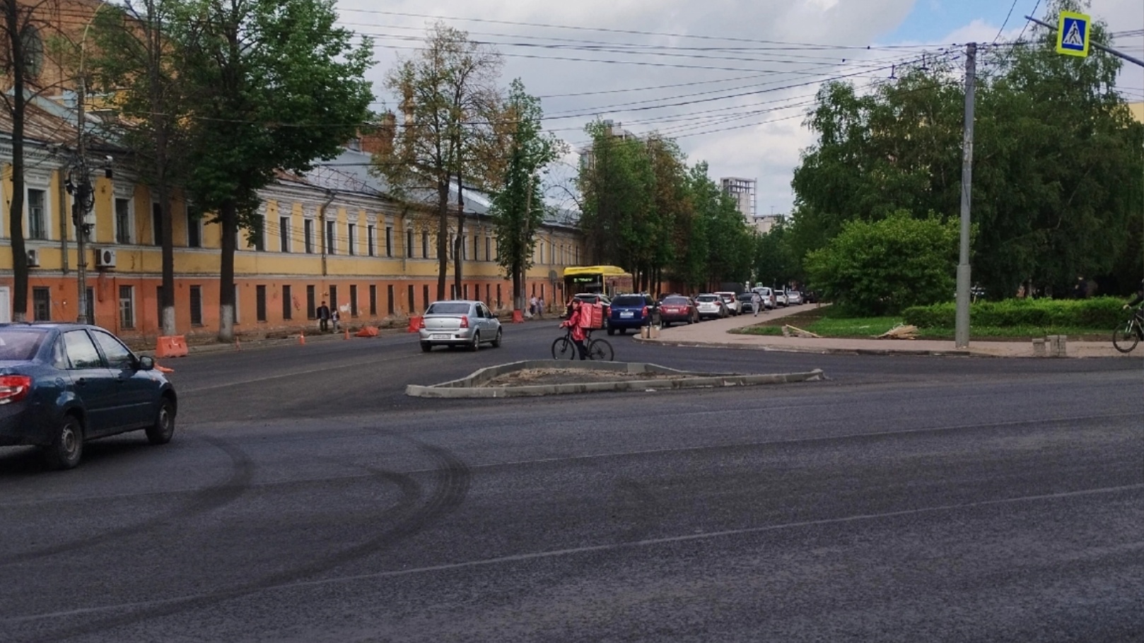 В центре Ярославля появился проблемный "островок безопасности"