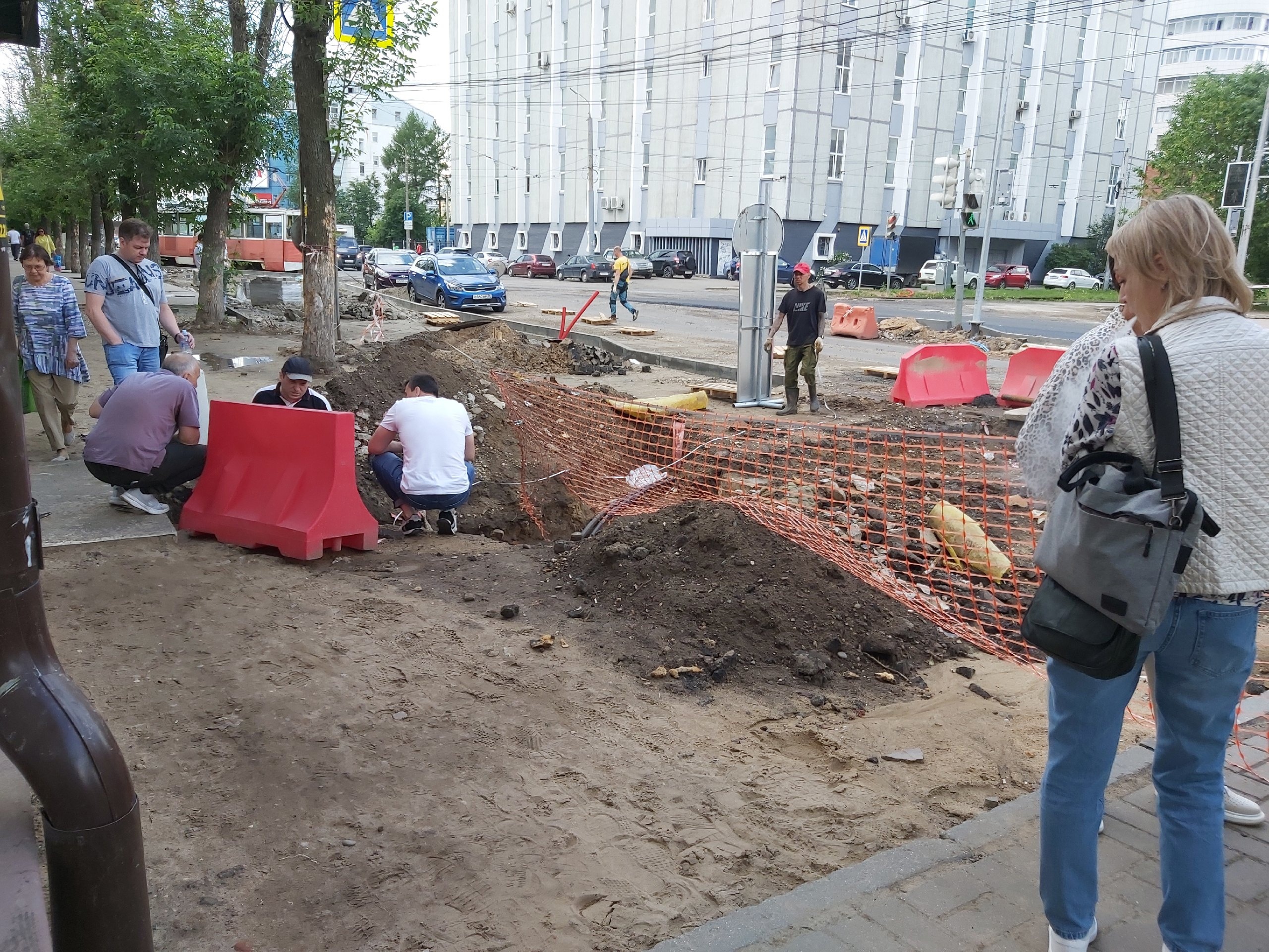 Местные жители заявили, что система "Мой дом- Ярославль" не работает и раскритиковали ремонт двора
