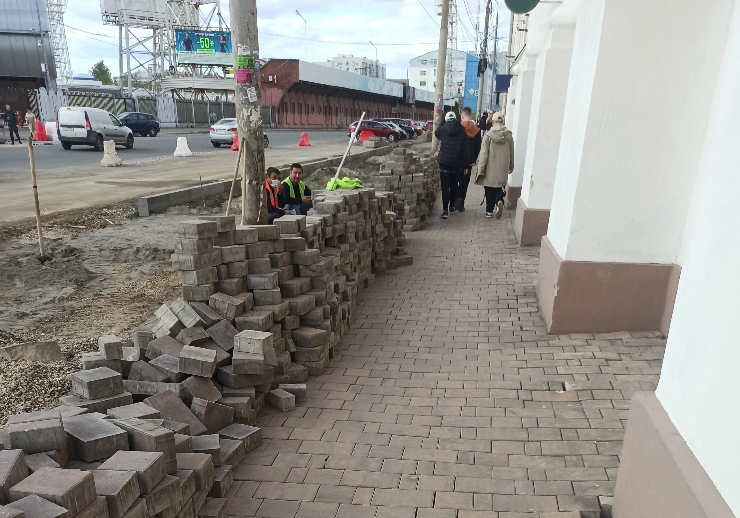  В Ярославле ремонт улицы Победы задерживают из-за переноса проводов под землю