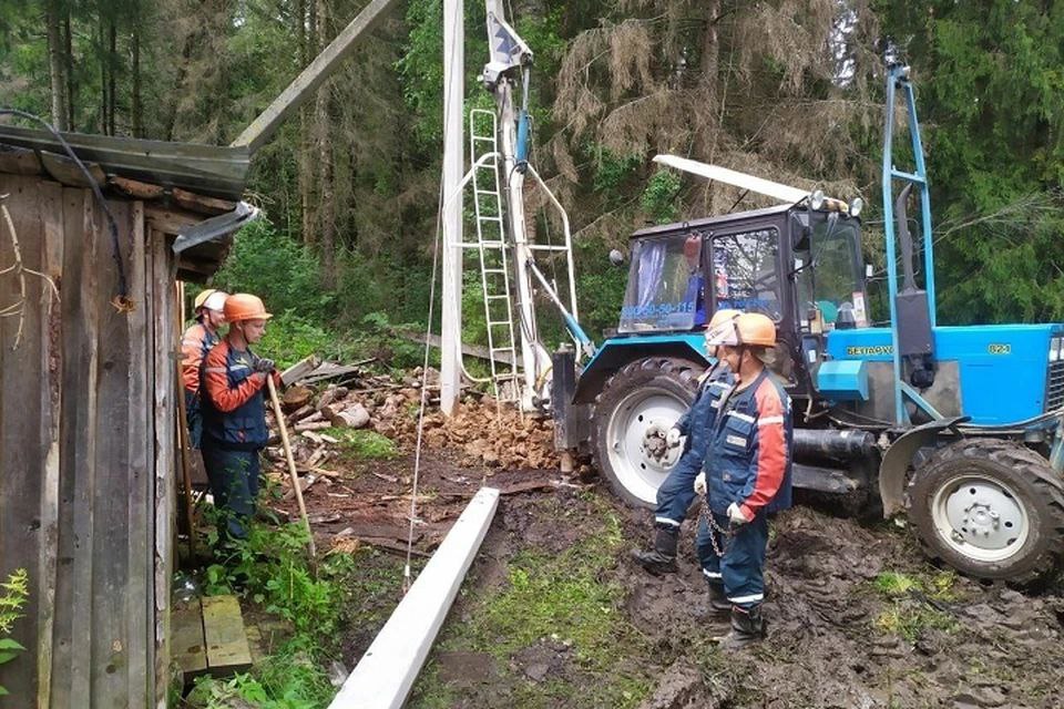 В Ярославской области продолжают восстанавливать электроснабжение 