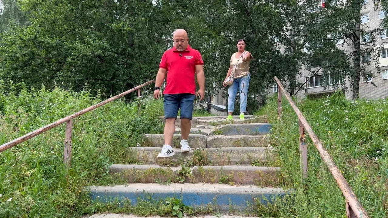 "Живая ты домой придешь или нет": жители Фрунзенского района указали на аварийные лестницы