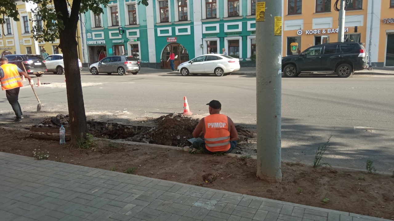 "Во время ремонта не сделали ливневую ветку": ярославцы о работах в центре