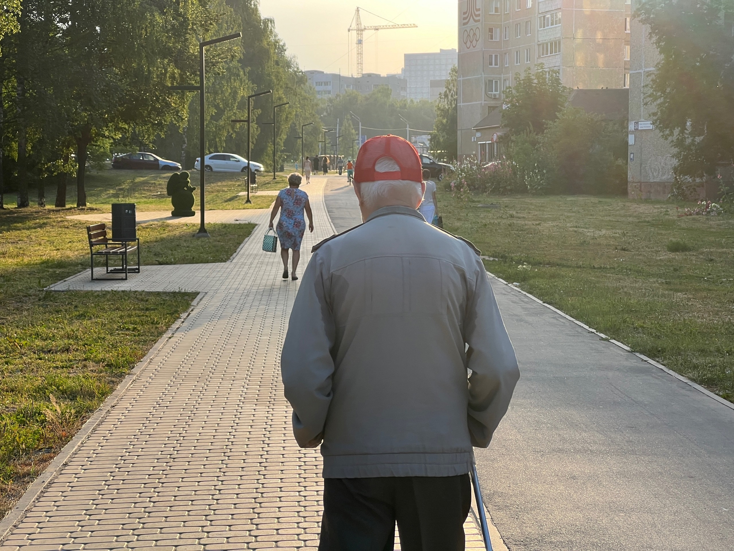 Пенсионеры плачут от счастья: прибавку к пенсии назначат в 1200 рублей