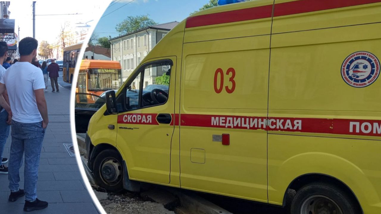 В Ярославле иномарки  врезались в скорую с пациентом 