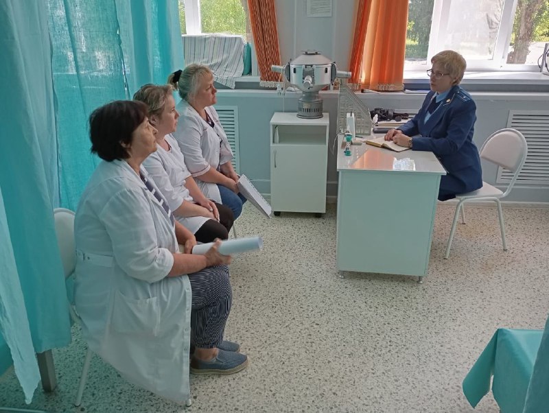 Медсестер из Ярославской области лишили выплат