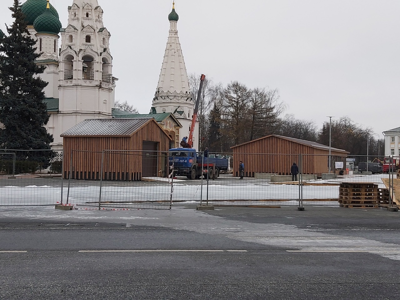 Каток на Советской площади возмутил ярославцев