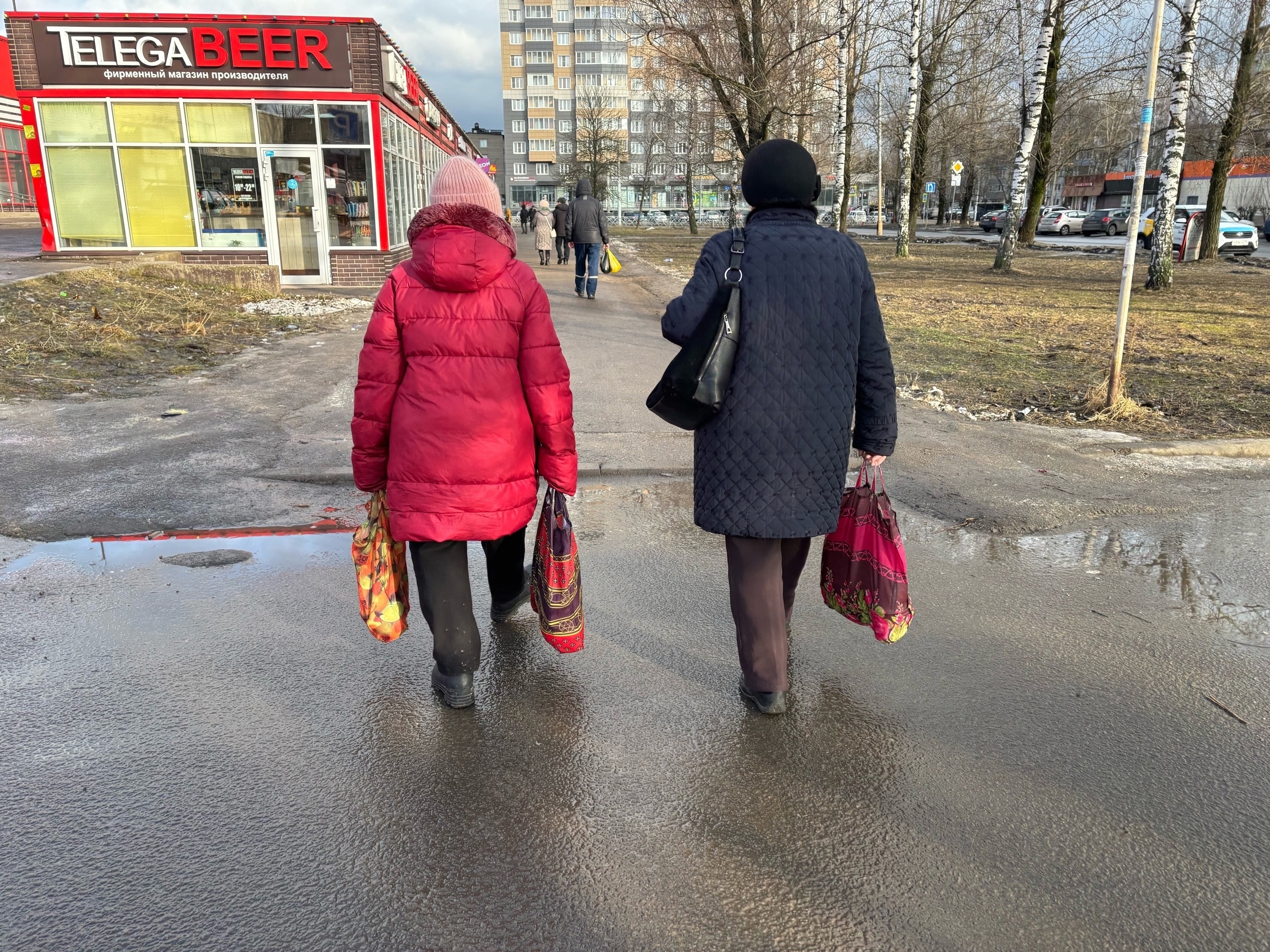 Пенсионерам со стажем работы придет на карту по 18 тысяч уже в апреле