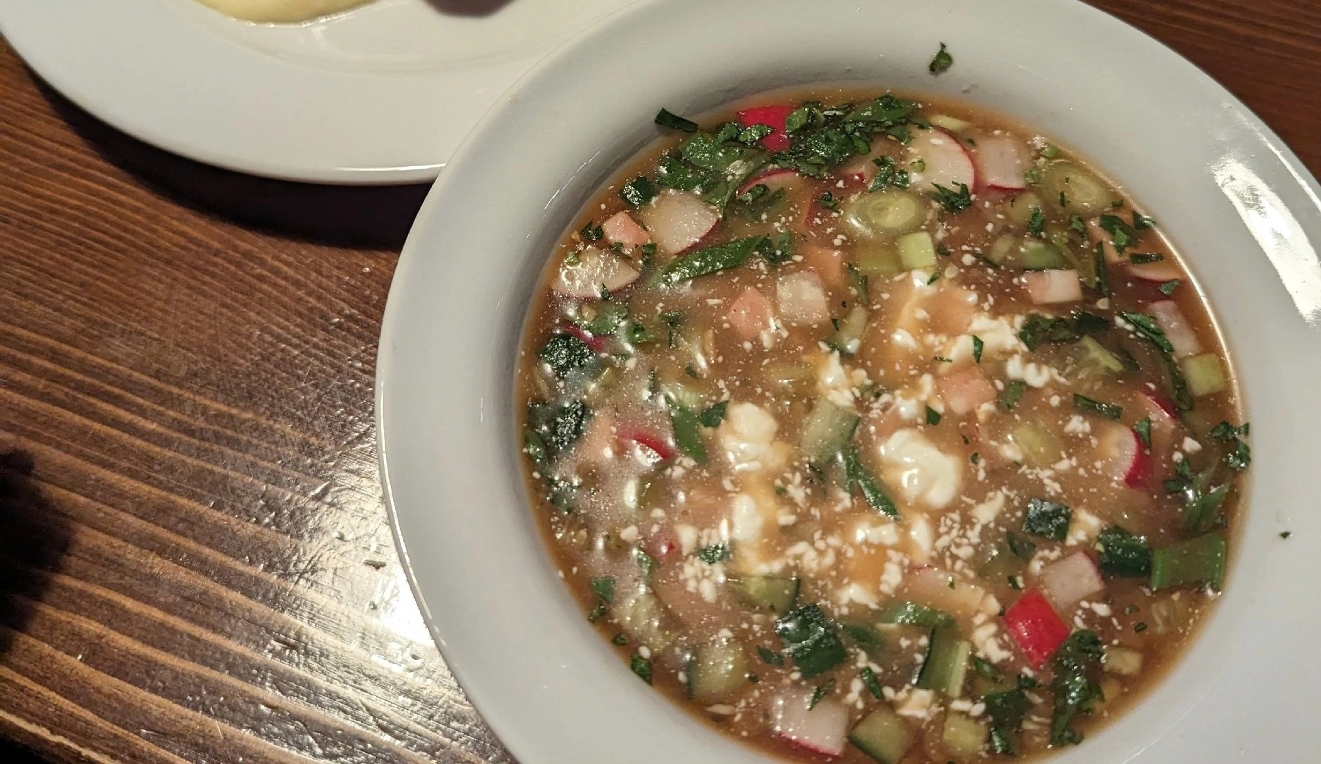 Очень вредно: этот ингредиент в окрошке разрушает ваше здоровье и приводит к раку