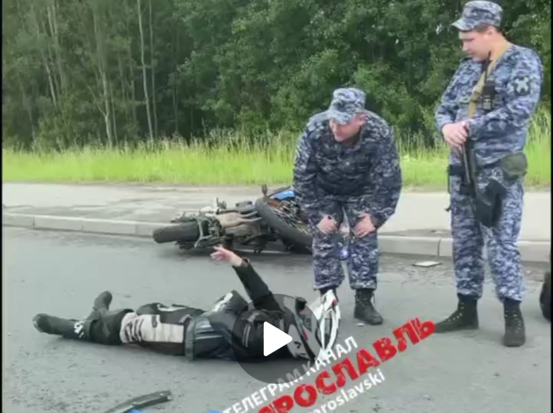 В Ярославле бойцы Росгвардии спасли байкера